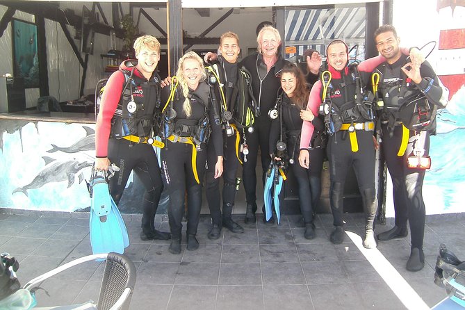 2x diving package, on request including refreshment - The instructor experience: small group access and real decision-making