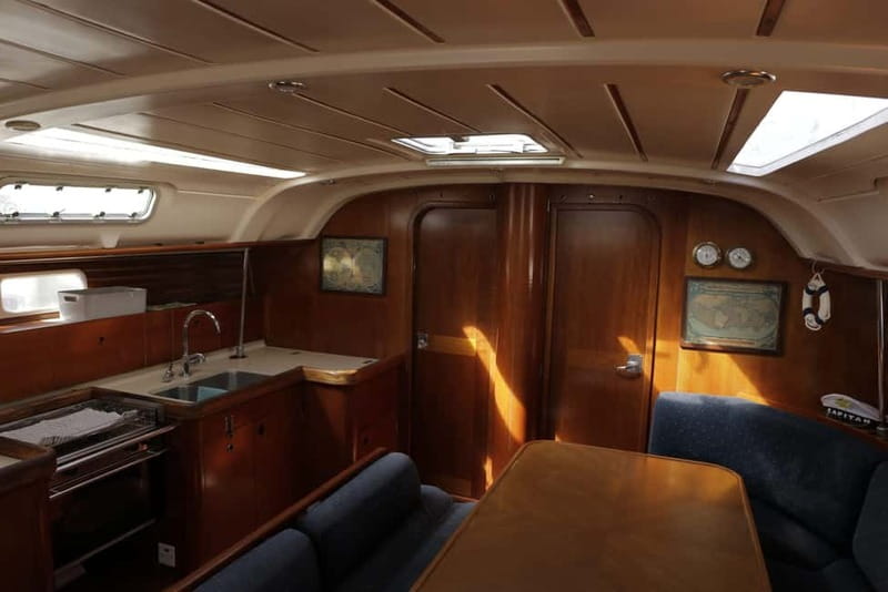 3h Whale Watching Share Tour Beneteau Oceanis 440 - Boat comfort that actually affects your day