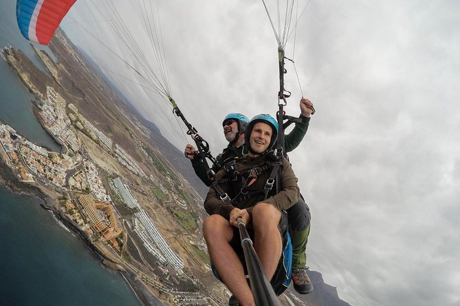 Acro Paragliding Adventure in Costa Adeje with FREE Pickup !! - Acro paragliding in Costa Adeje: why this flight feels different