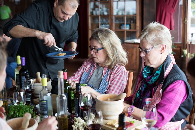 Bodegas Monje Winery Ticket w/Wine Tasting & Mojo Sauce Workshop - Practical Tips to Make Your Mojo Day Go Smoothly