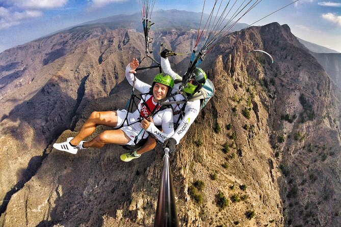 BRONZE tandem paragliding flight in South Tenerife, free pick up - Who should book this paragliding flight (and who should think twice)
