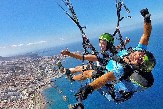 BRONZE tandem paragliding flight in South Tenerife, free pick up - Pickup, the Mercedes Vito ride, and the drive to the hillside launch