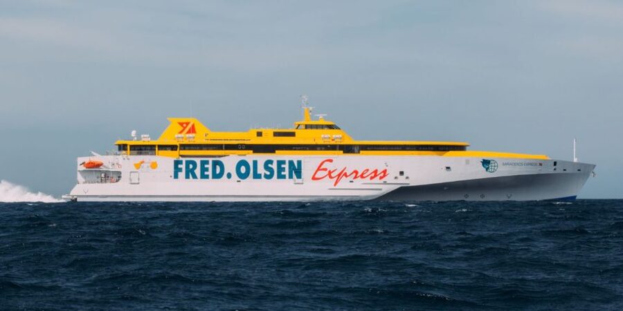 Canary Islands: Gran Canaria to Tenerife Ferry Ticket - Timing that doesn’t trap your plans: departures plus open return