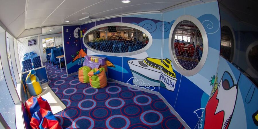 Canary Islands: Gran Canaria to Tenerife Ferry Ticket - Port experience and meeting points: expect some variation