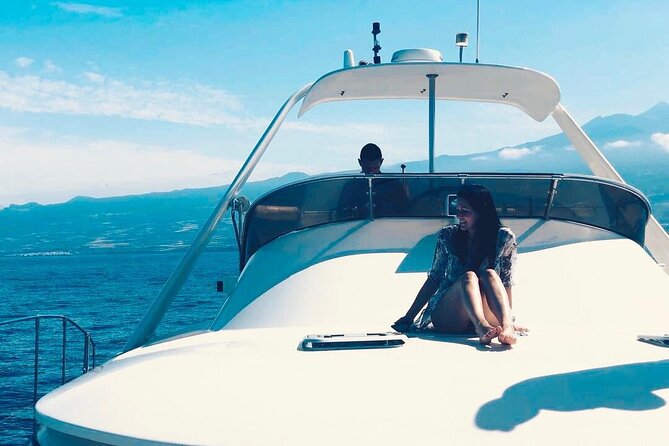 CATAMARAN OCEAN CRUISE TOUR, Food & Drinks included! - Motion sickness tips that actually help on this route