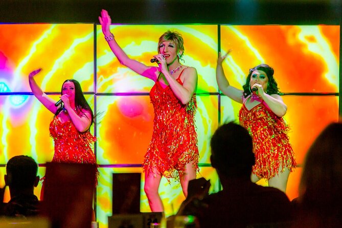 Comedy Drag Show Music Hall Tavern with Dinner - Before the show: arrival, welcome, and that souvenir photo