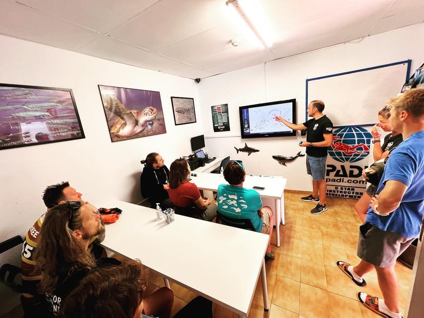 Discover Scuba Diving Experience - PADI Online Theory and the Safety Briefing (Before You Touch the Gear)