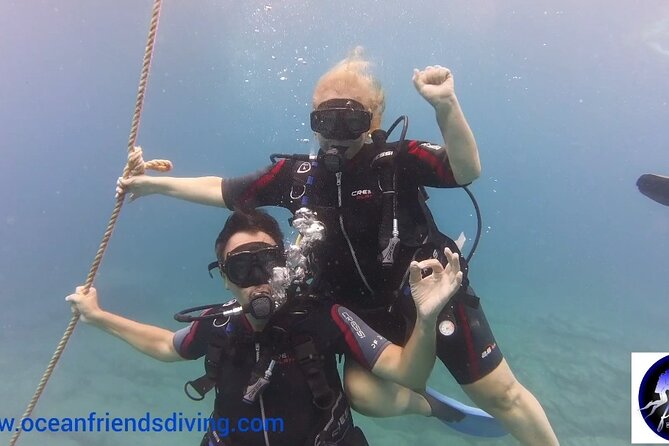 Discover Scuba Diving, free pictures included - From Los Abrigos to the beach: getting there without stress