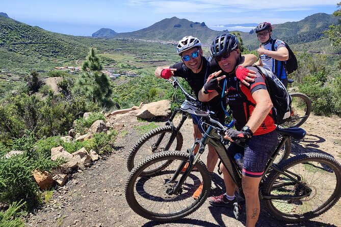 E-bike Ride at Chinyero Natural Reserve - on premium bikes - Setting Off From the Mountain Village: The Bike Does the Work (Almost)