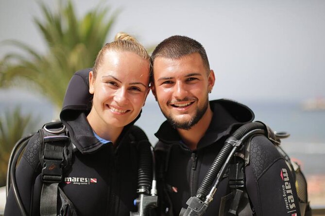 First Dive Experience in Tenerife - The 4-hour flow: training, gear prep, and your 20 or 40-minute underwater option