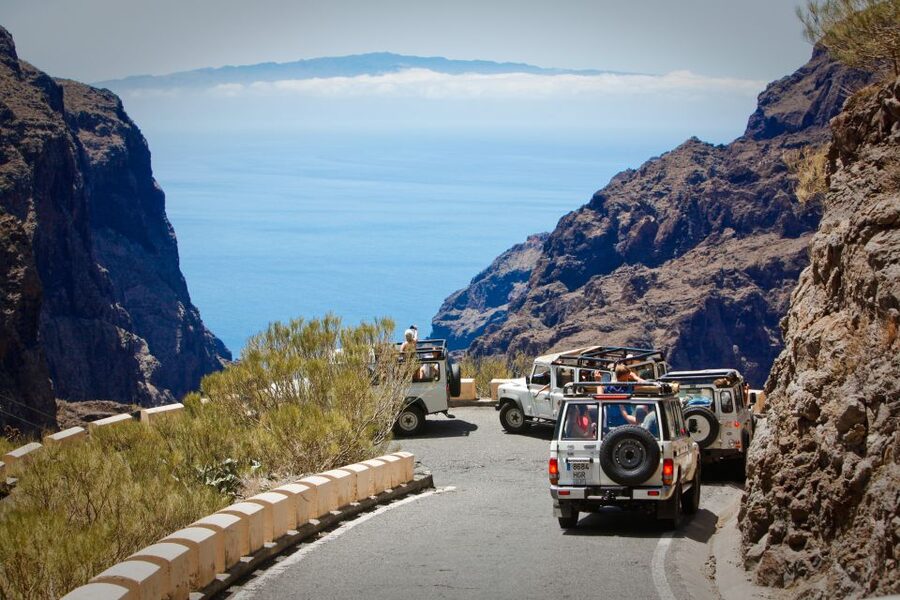 From Playa de las Américas: Full-Day Teide Jeep Safari - The restaurant stop: plan for lunch, but don’t assume it’s amazing