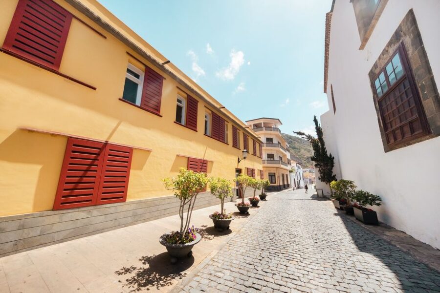 From Santa Cruz: Teide Volcano, Icod, & Garachico Tour - La Laguna UNESCO old town: squares, colonial streets, and local rhythm