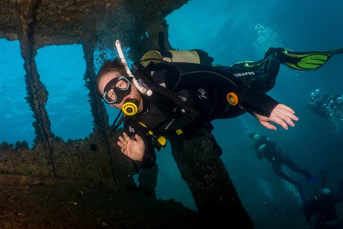 Guided Boat Dives for Certified Divers - Certified-only rules: what you must show (and why)