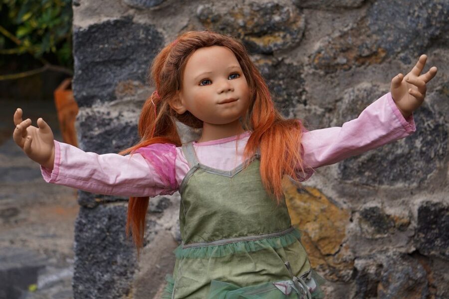 Icod de los Vinos: ARTlandya Doll World Entry Ticket & Tour - Why each doll looks different: materials and meticulous detail