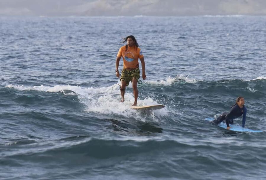 Las Américas: Inolvidable Private Surf Lesson Max 5persons - Surfing Las Américas with a private coach (and real time on the water)
