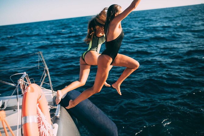 Luxury Catamaran Cruise with Brunch and Unlimited Drinks - A swim break: when you can cool off (and what to bring)