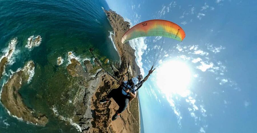 Paragliding in Puerto de la Cruz - Meeting at Plaza Rotonda Aceviño and getting ready without stress