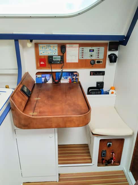 Private sailboat charter - coastal tour with snorkeling in the bay - Price and Value: Is $353 per Group Reasonable?