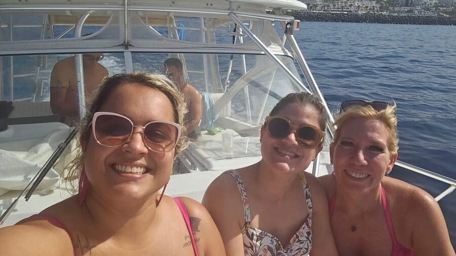 Puerto Colón: Coastal Boat Cruise with Swimming and Snacks - Aperitif mode: snacks, beer, soft drinks, and what the boat experience feels like