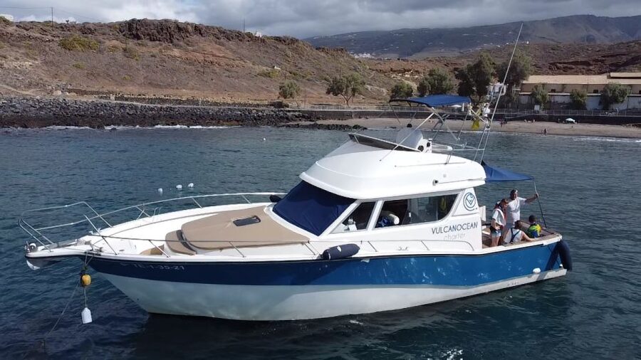 Puerto Colon : Shared/private boat trip with snack & Drinks - Food and unlimited drinks: tapas that don’t feel like a checkbox