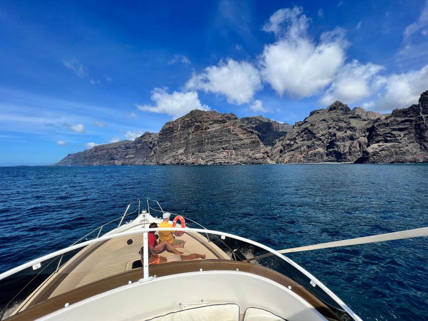 Puerto Colon : Shared/private boat trip with snack & Drinks - Crew-led guidance: why the names matter