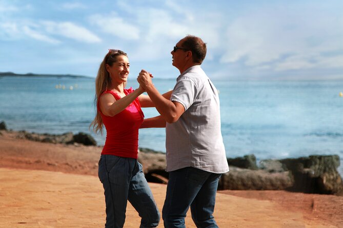 Salsa & Bachata, dance lessons Tenerife south. Have fun and learn - Meet Sylvi and get the kind of corrections that click