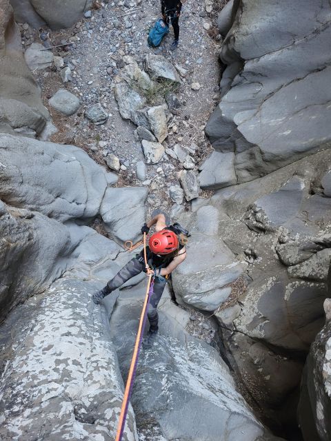 Santa Cruz de Tenerife: Vilaflor Canyoning Tour - Safety briefing first: learning fast, then going for it