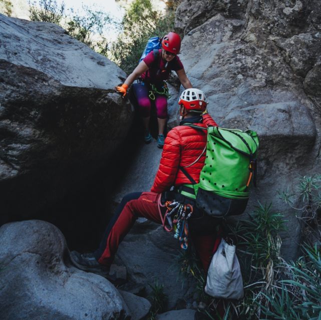 Santa Cruz de Tenerife: Vilaflor Canyoning Tour - From Calle Sta. Catalina to the petrol station parking: getting to the start