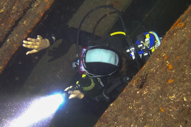 Scuba Night Dive on Tenerife - Scubanana Center Setup: Small-Group Flow and Included Gear
