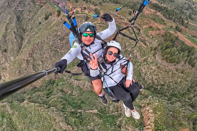 SILVER 1000m paragliding tandem flight above South Tenerife - Getting there without stress: pickup, van ride, and the timing buffer