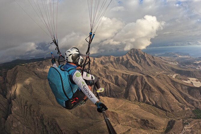 SILVER 1000m paragliding tandem flight above South Tenerife - Price and value: what $156.19 really buys you here