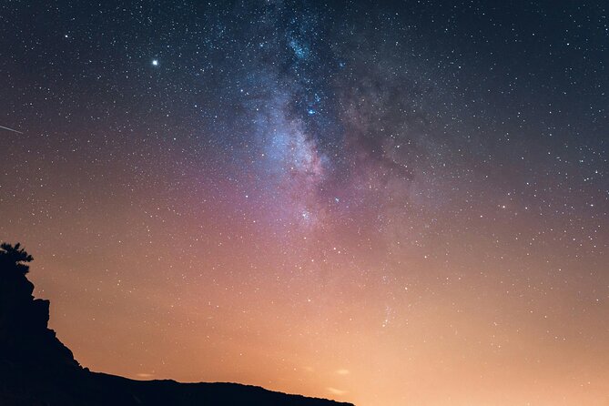 Small Group Teide Stargazing Tour with Picnic at Sunset - Los Roques de García: lunar views and the story of lava rivers