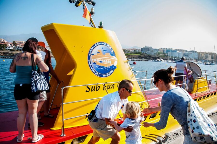 Southern Tenerife: 50-Minute Submarine Dive - The itinerary flow: bus time, Amarilla Golf area, and your harbor check-in