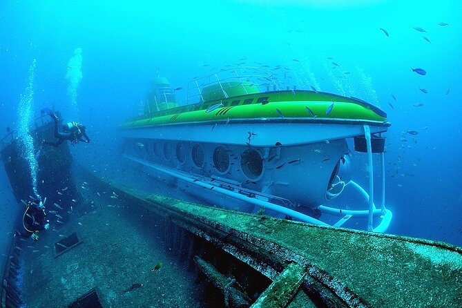 Submarine tour Tenerife: a 1 hour underwater experience - Going to 30m: what you’re really looking for underwater