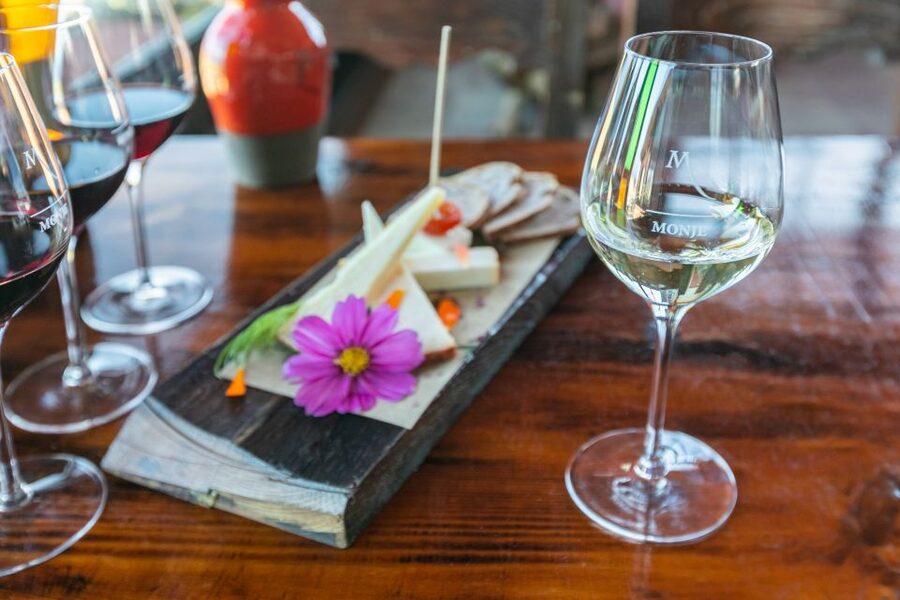 Tacoronte: Guided Winery Tour with Wine and Cheese Tastings - Getting there from Tenerife: simple logistics that save headaches