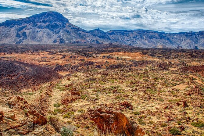 Teide National Park Full Experience with Professional Guide - Zapatilla de La Reina: the iconic shoe-shaped rock