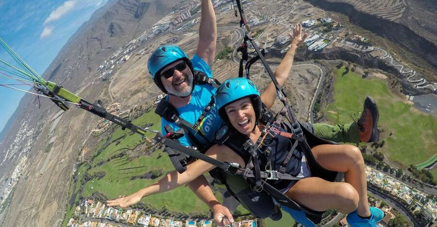 Tenerife: Acrobatic Paragliding Tandem Flight - In the air: what happens during the 10–20 minutes