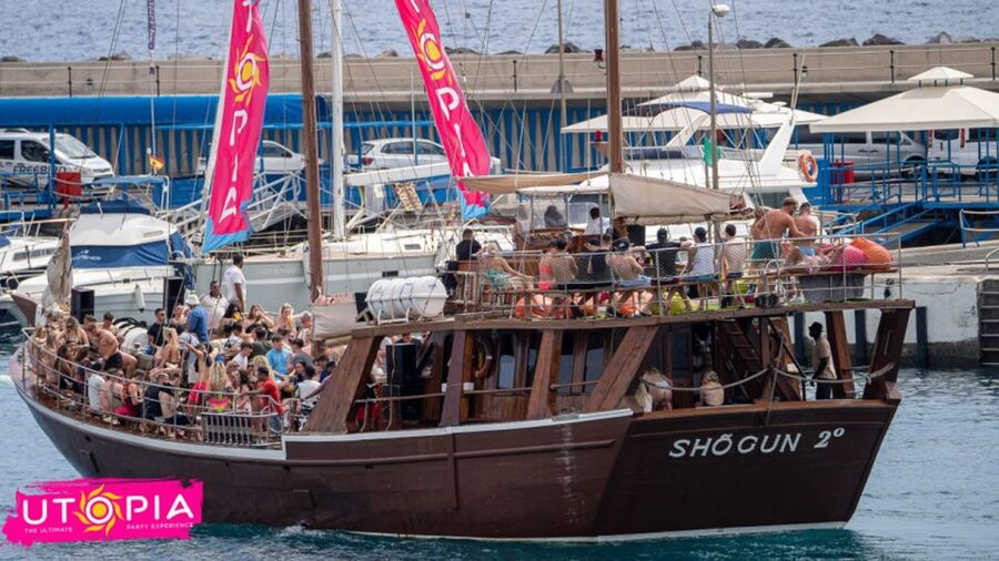 Tenerife: Boat Party with Open Bar and DJs - VIP option: is it worth the extra money?