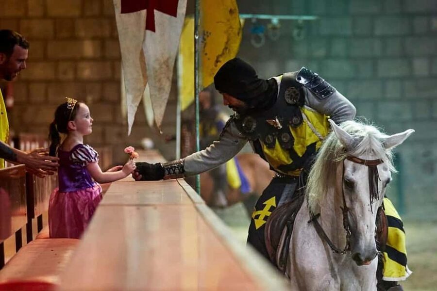 Tenerife: Castillo San Miguel Medieval Show with Dinner - How the Dinner Works: What You Eat During the Show