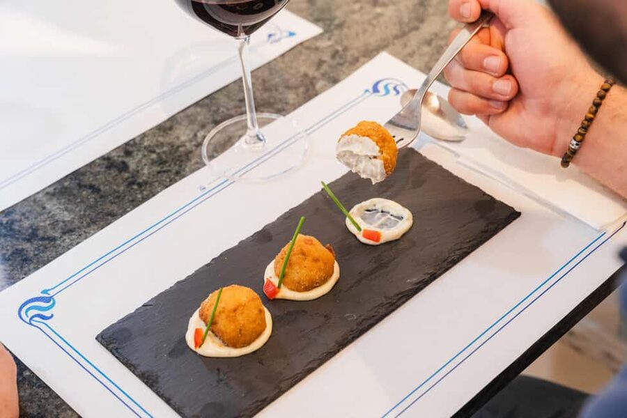 Tenerife: Gourmet Tapas and Wine Tour - What’s actually included: 4 Canarian tapas and 4 drinks