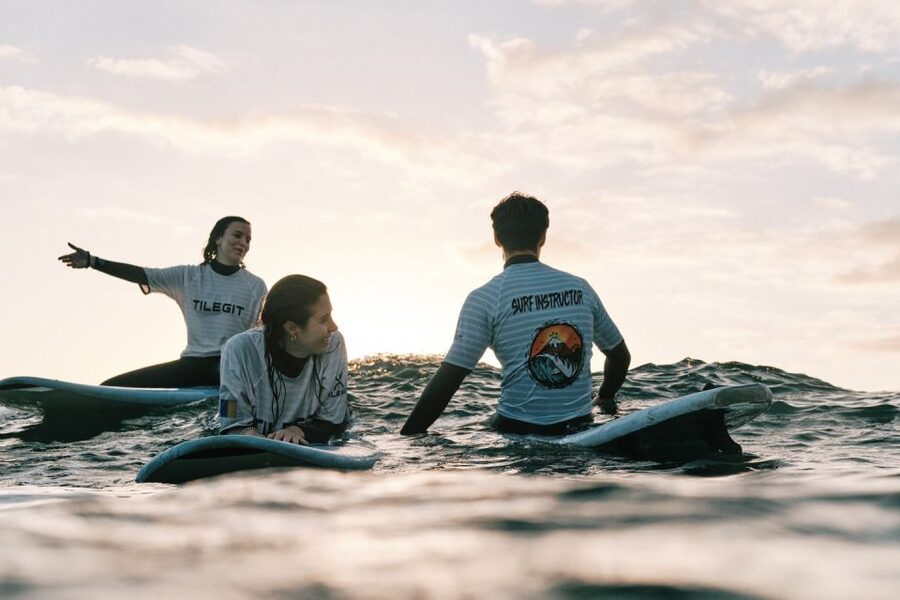 Tenerife: Group Surf Lesson catch your wave - Where you meet and how to find the school fast