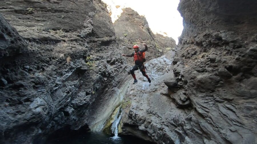 Tenerife: Guided Canyoning Experience - Inside the Canyon: How the Day Moves From Walk-In to Descent