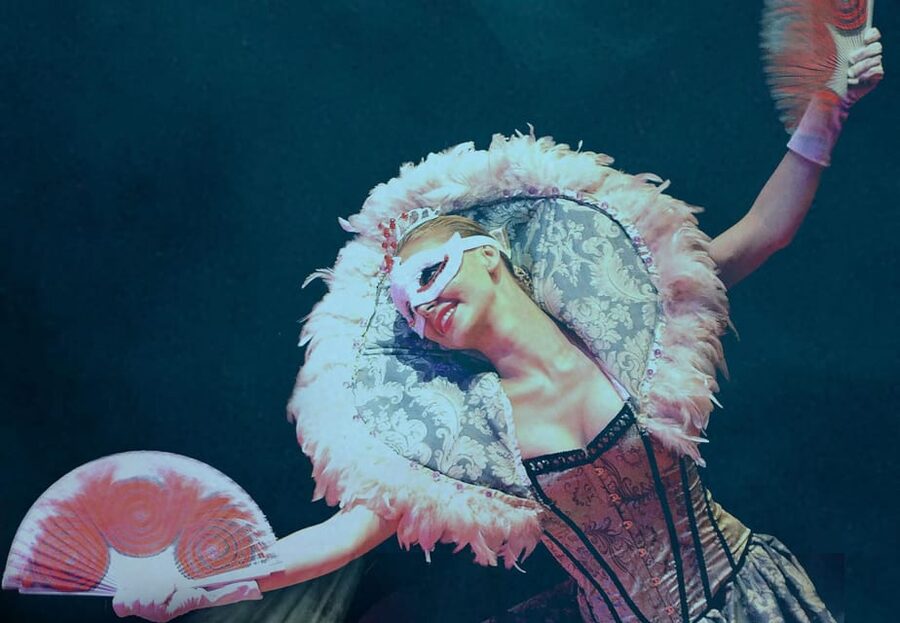 Tenerife: History The Evolution of Music Show Entry Ticket - What you’ll see onstage: singers, musicians, dancers, and acrobats