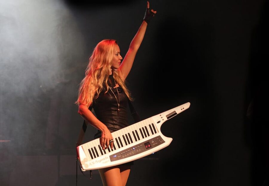 Tenerife: History The Evolution of Music Show Entry Ticket - Drinks and the bar experience: quick tips to keep the mood
