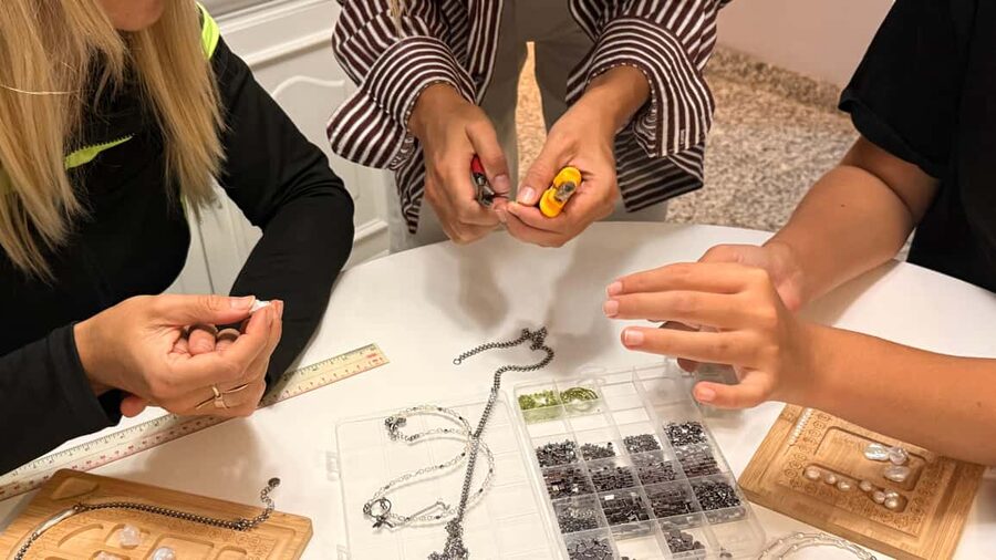Tenerife: Pearl Jewelry-Making Workshop with Designer - A Cozy Jewelry-Making Workshop You Can Actually Finish