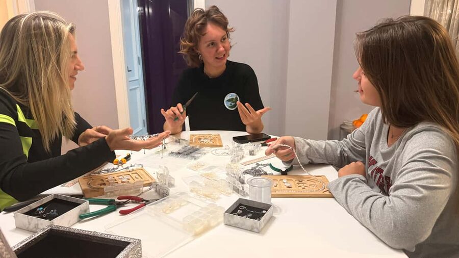 Tenerife: Pearl Jewelry-Making Workshop with Designer - What the workshop feels like, step by step