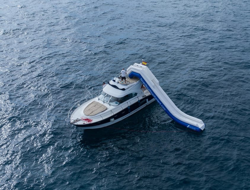 Tenerife: Private Luxury Yacht Sunset Cruise - From Puerto Colón Pantalan 2 to the open sea: how the 2-hour sunset moment works