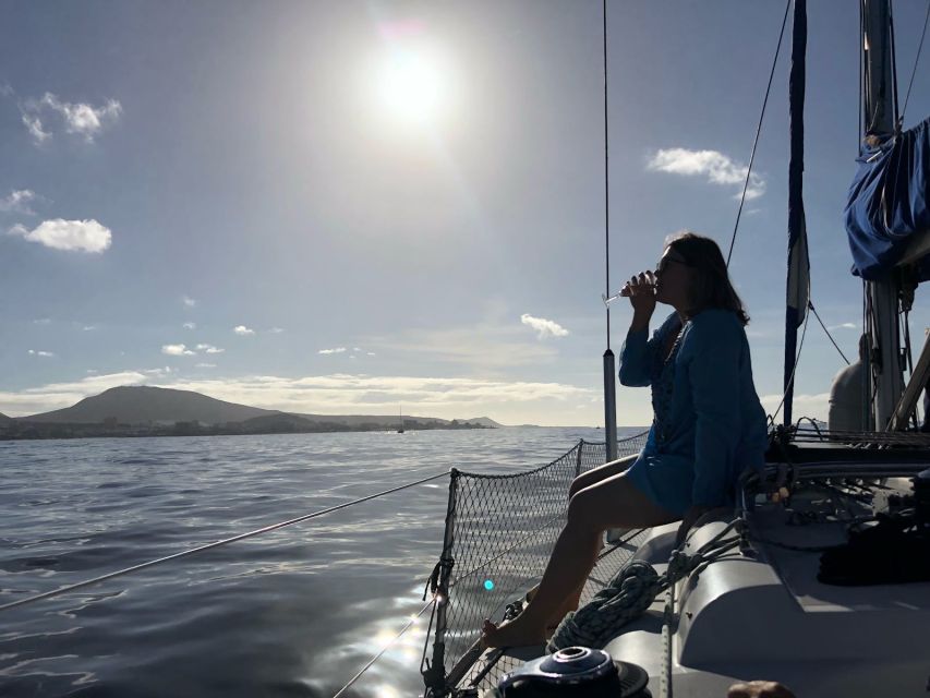 Tenerife: Private Sunset Charter with Drinks and Tapas - The sunset moment: how to watch without losing the magic