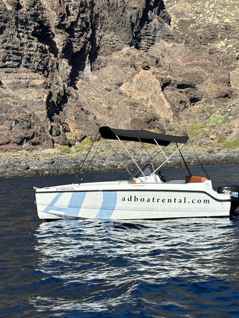 Tenerife: rent a boat without license - Where you meet: Harbour number 7 and a quick start