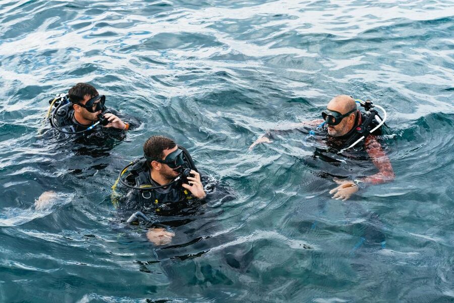 Tenerife: Scuba Diving Experience with Instructor and Gear - Meeting at La Caleta de Adeje and Getting Ready the Right Way